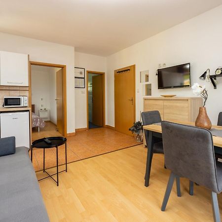 Apartments Claudia Crikvenica Eksteriør billede