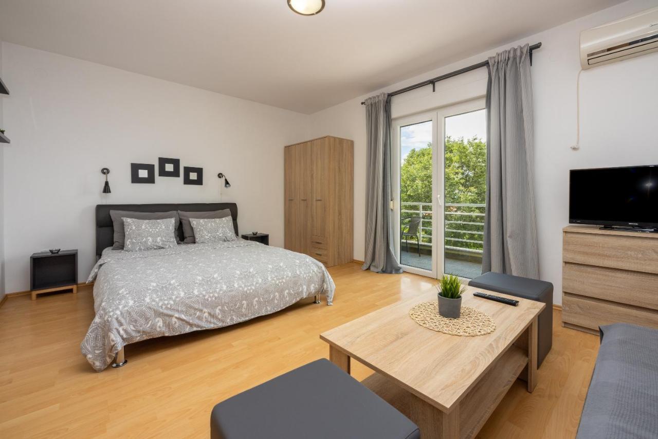 Apartments Claudia Crikvenica Eksteriør billede